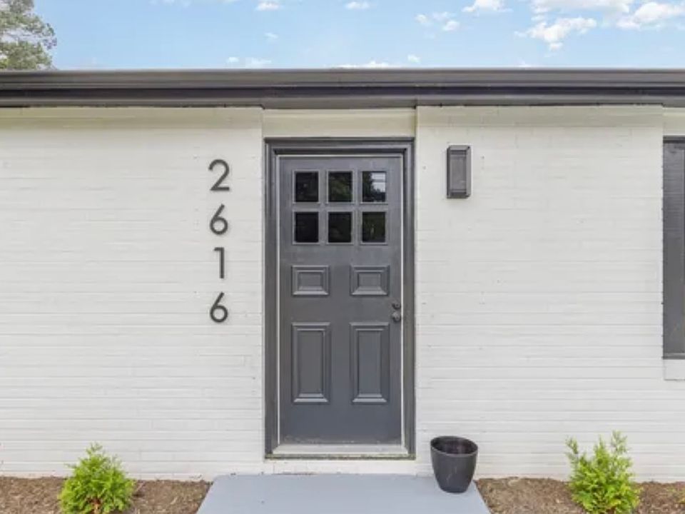 1st image of 2618 Wedgedale Ave