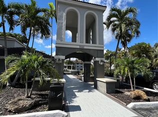 7090 NW 179th St APT 102, Hialeah, FL 33015