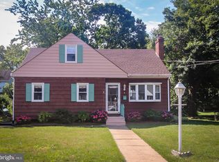 4 Oak Ln, Palmyra, NJ 08065