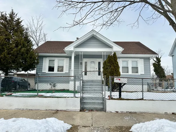 308 W Almond St, Vineland, NJ 08360