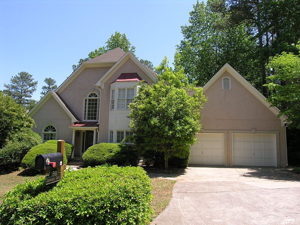 HUGE HOME ON GOLF COURSE - 5561 Brookgreen Dr.
