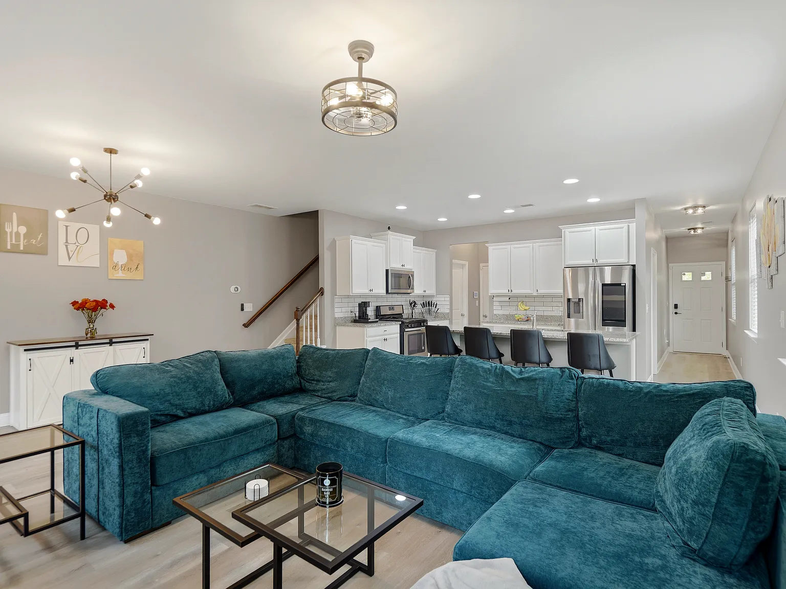 3 bed, 2.5 bath, 1848 sqft, $2,495 — Photo 4