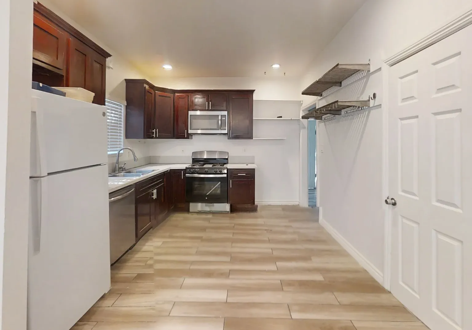 Bright San Pedro Home with Large Backyard — Photo 4