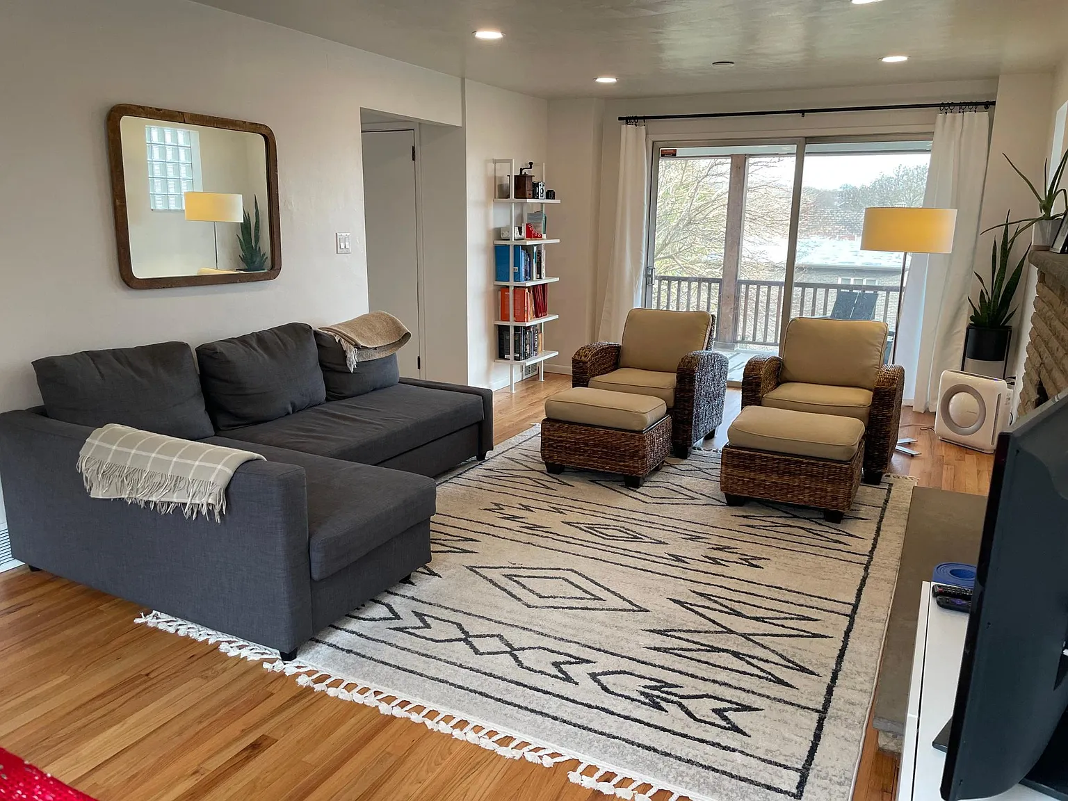 1146 Duffield St — Photo 3