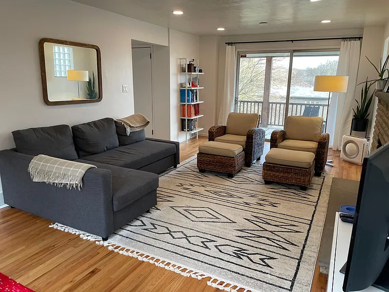 1146 Duffield St — Photo 3