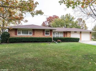 12617 Willow Ln, Genoa, IL 60135