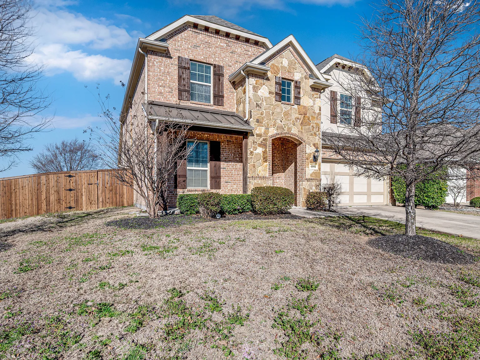 4 bed, 3.5 bath, 2950 sqft, $2,800 — Photo 1