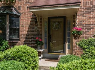 402 Rustmont Dr, Malvern, PA 19355