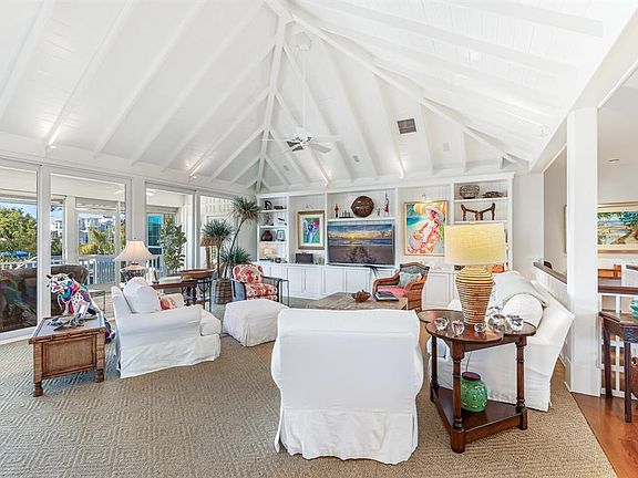 5th image of 1627 Gaspar Dr S