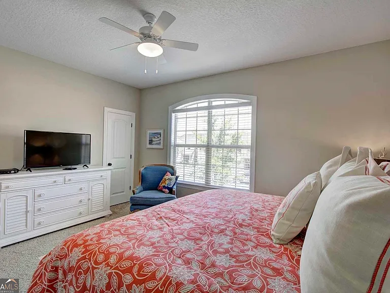 205 Mariners Cir — Photo 32