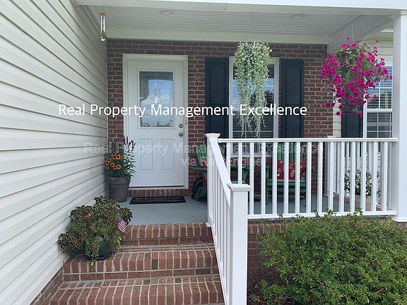 3rd image of 28 Clover Dr