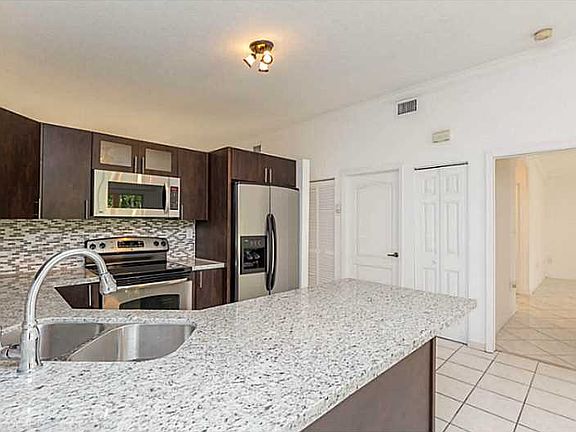 4th image of 18335 Sw 136 Ct