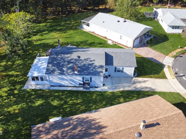 6 Lagos Court, Toms River, NJ 08757