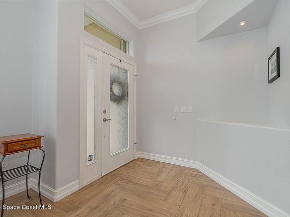 4th image of 4833 Outlook Dr
