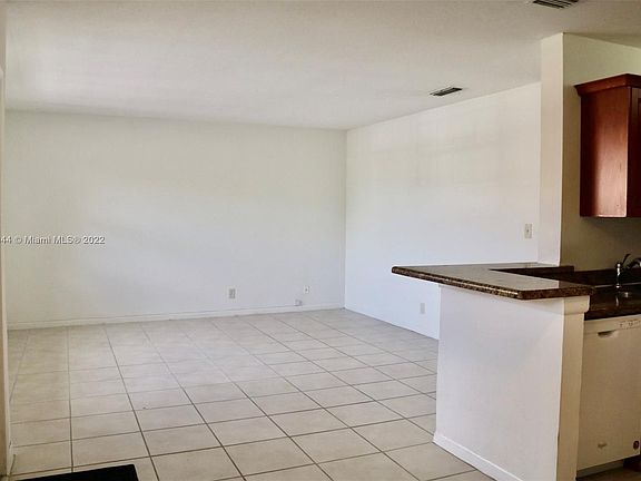 4th image of 11447 NW 42nd St #11447