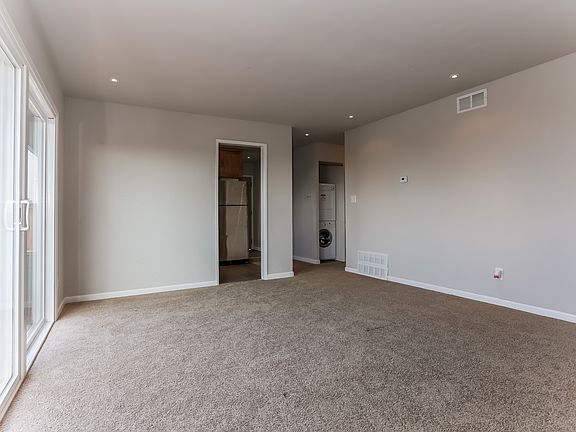 5th image of 3077 Birmingham Dr