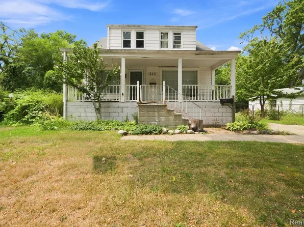 220 Magnolia Dr, Inkster, MI 48141