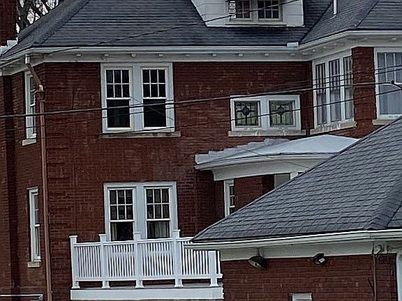 3rd image of 2214 Waller St