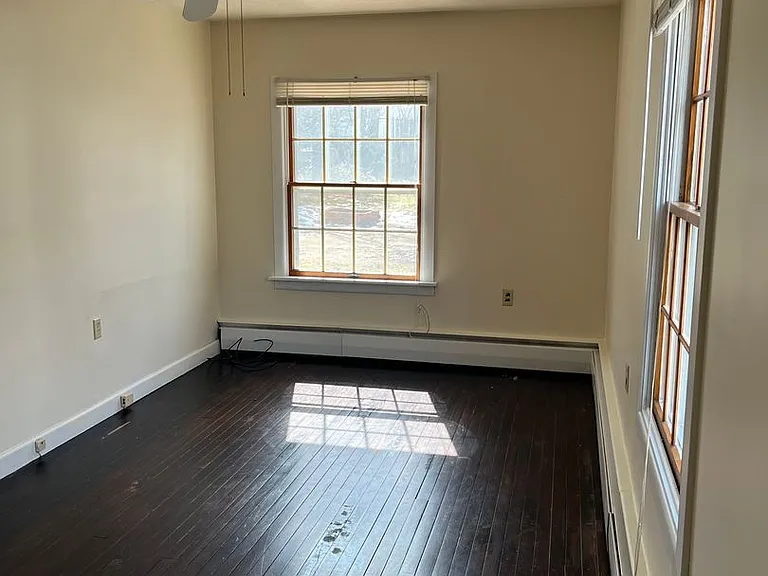 940 Woodlawn St — Photo 28
