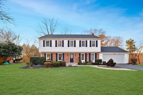 18 Orchard Way N Photo 1