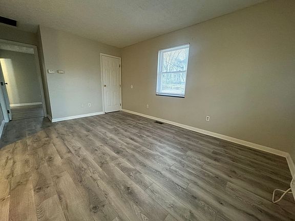 4th image of 736 Superior Ave APT F