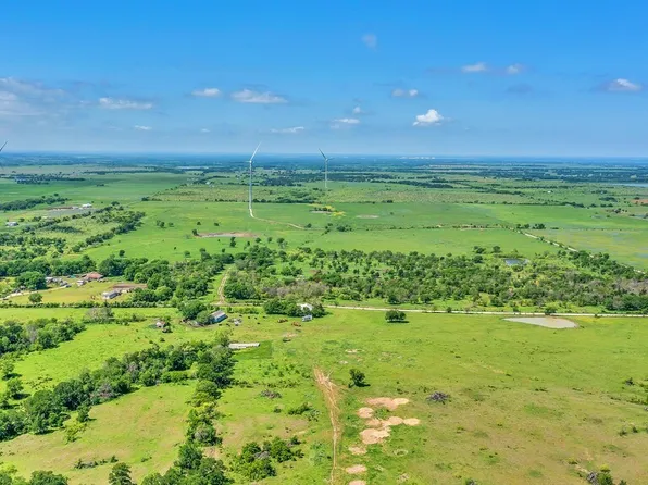 1405 Lcr 112, Axtell, TX 76624