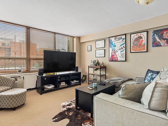 3rd image of 70 W Burton Pl APT 302