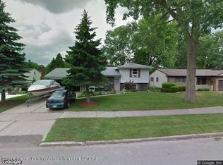 2713 Tulane Dr, Lansing, MI 48912
