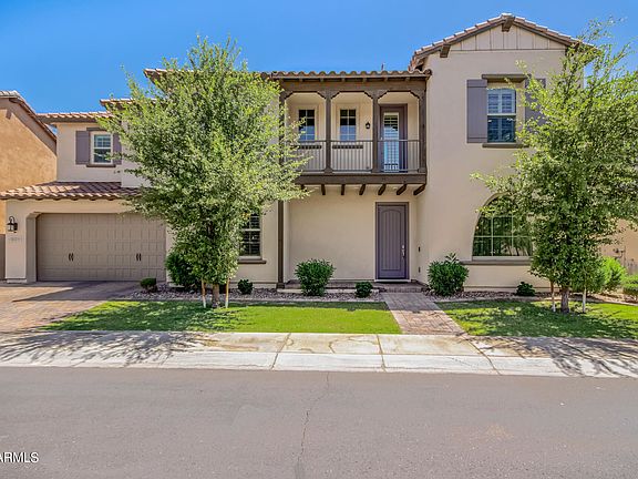 2nd image of 931 W Yosemite Dr