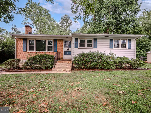 924 Quail Ln, Newark, DE 19711
