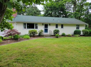 6 Winterset Dr, Norwalk, CT 06851