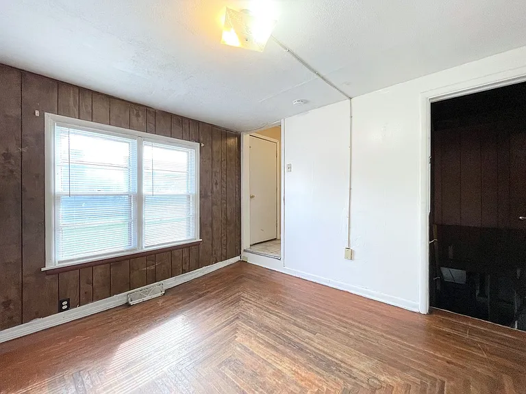 1434 N Belmont Ave — Photo 13