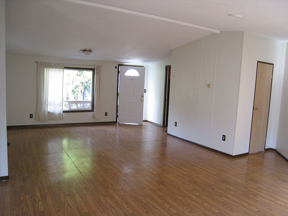 1st image of 704 SE 26th Ave #704