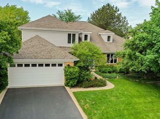 303 Surrey Ln, Lake Forest, IL 60045