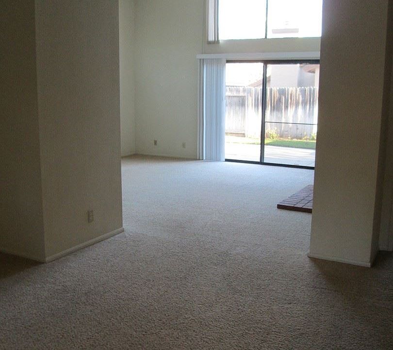 2nd image of 721 Windsong Ln