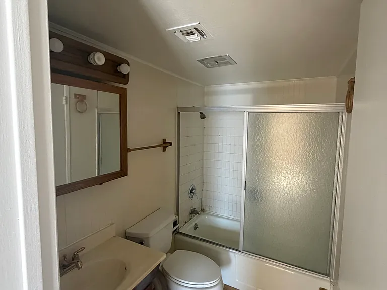 3708 W Loma Ln — Photo 8
