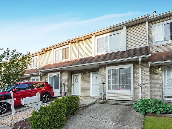 3rd image of 36 Eleanor St