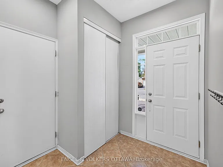 2123 Esprit Dr — Photo 3