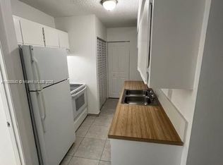 18336 NW 68th Ave APT L, Hialeah, FL 33015