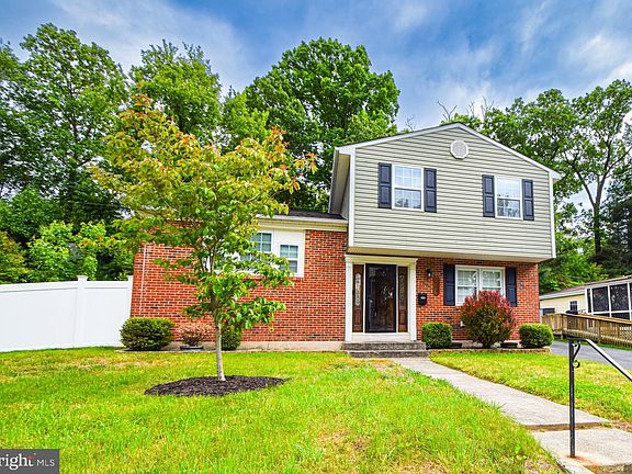 2nd image of 231 Chartley Dr