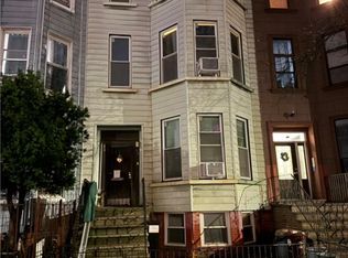 86 Cornelia St, Brooklyn, NY 11221