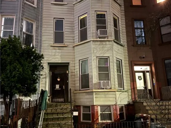 86 Cornelia St, Brooklyn, NY 11221