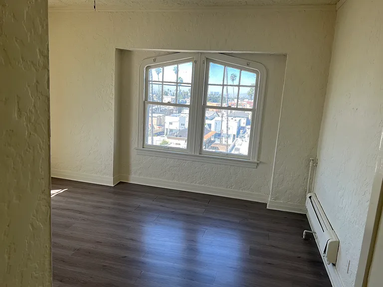 627 1/2 S Normandie Ave #A508 — Photo 5