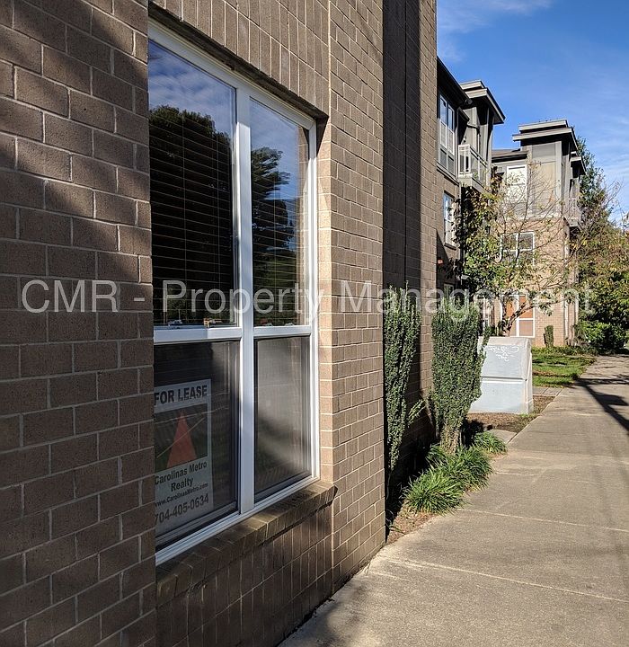 1st image of 3247 Wesley Ave