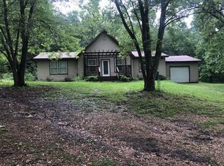 1040 Cardinal Ln, Cabool, MO 65689