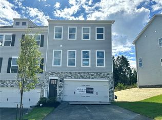 141 River Ridge Dr, Moon/crescent Township, PA 15108