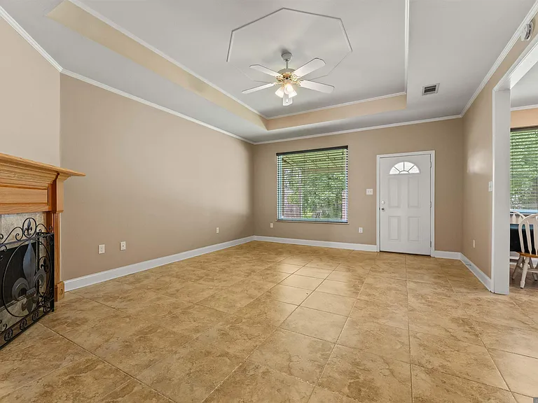 18606 Perkins Oak Rd — Photo 3