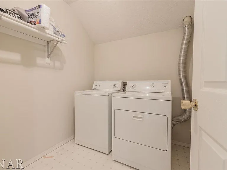 1222 Colonial Ave — Photo 5