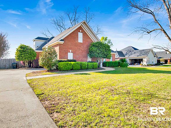 2nd image of 25867 Kensington Way