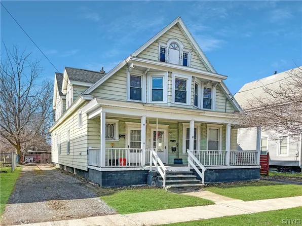 405 N Center St, East Syracuse, NY 13057